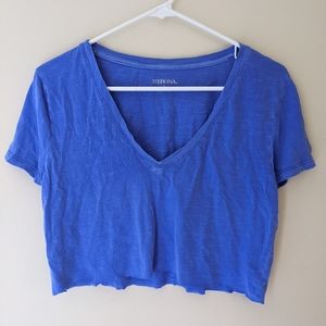 Cropped blue vneck tee